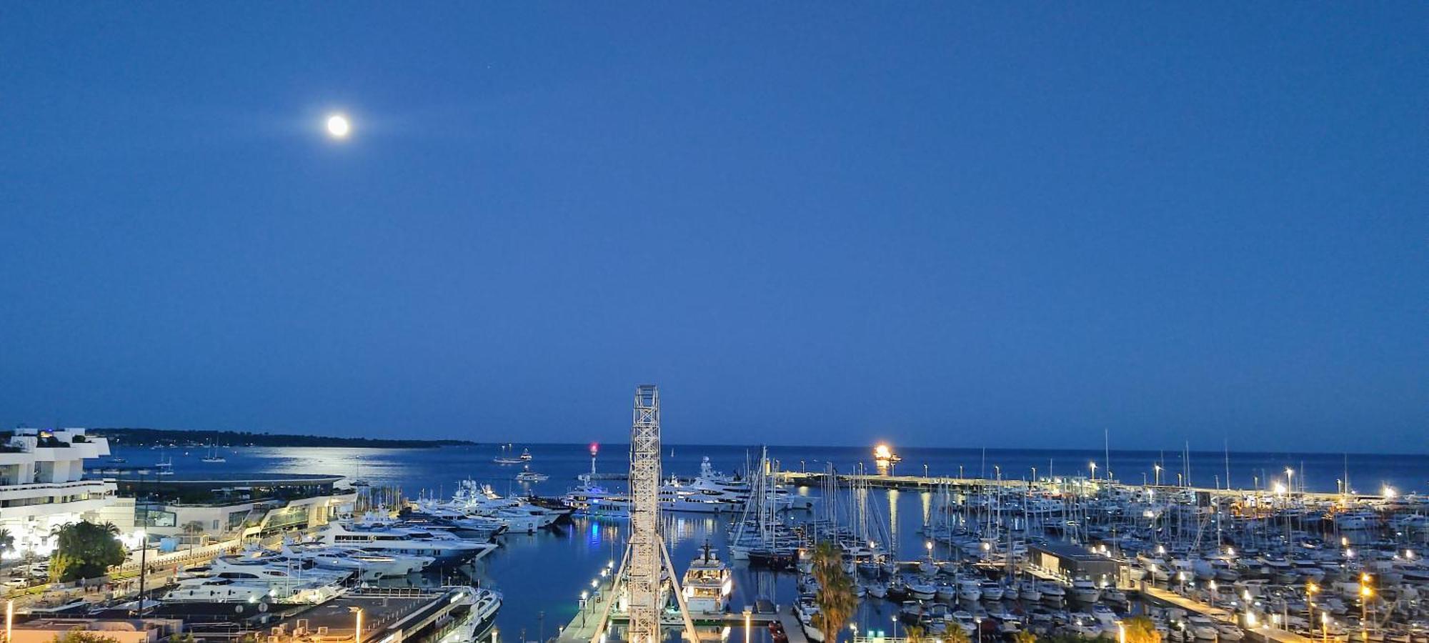 O Festival Palace, Terrace With Panoramic Sea View คานส์ ภายนอก รูปภาพ